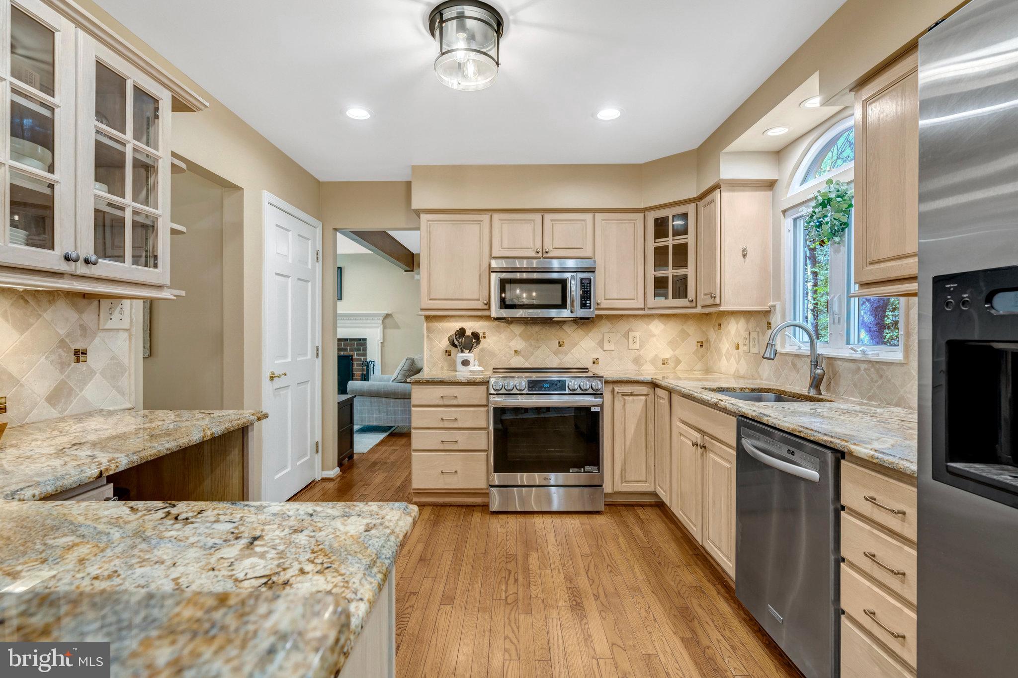 LAKE RIDGE - Residential