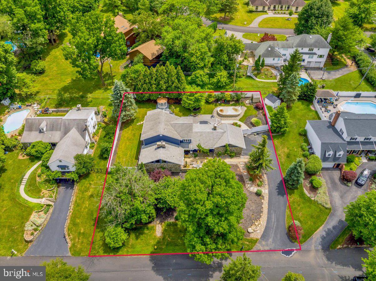 2210 GREENWOOD ROAD