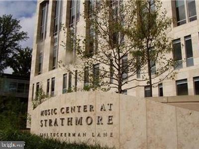 PARKSIDE CONDOMINIUMS - Residential Lease