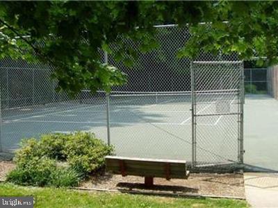 PARKSIDE CONDOMINIUMS - Residential Lease