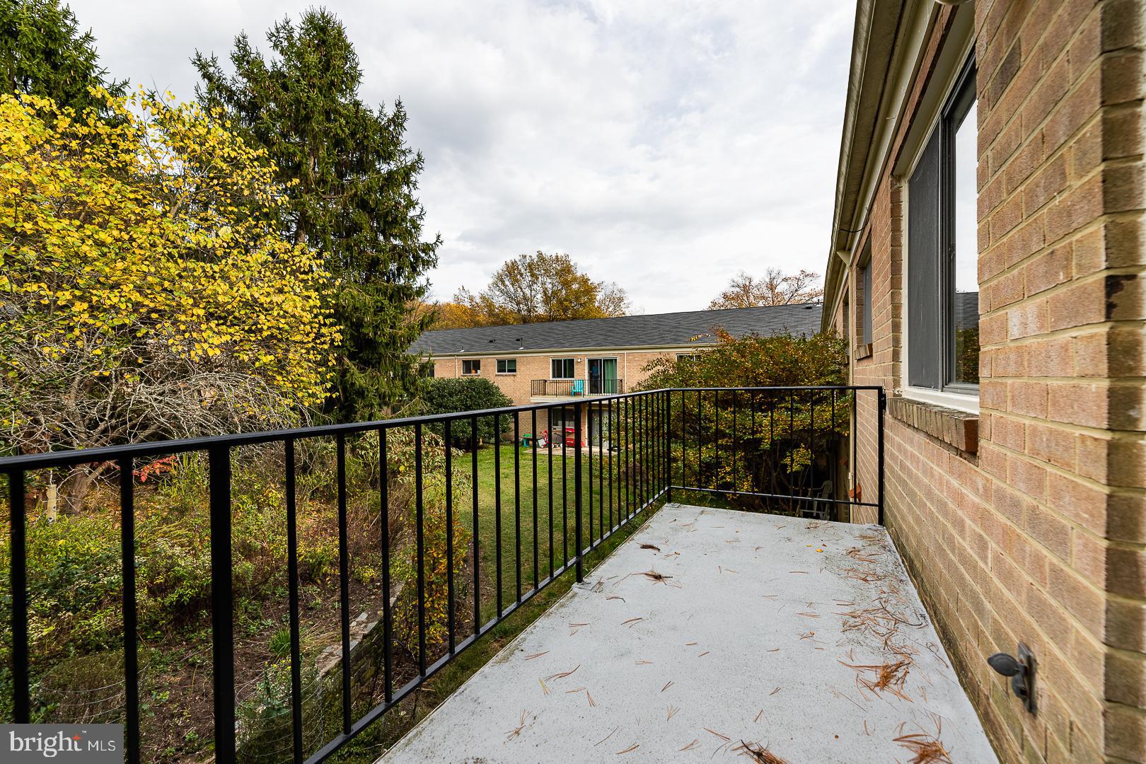 PARKSIDE CONDOMINIUMS - Residential Lease