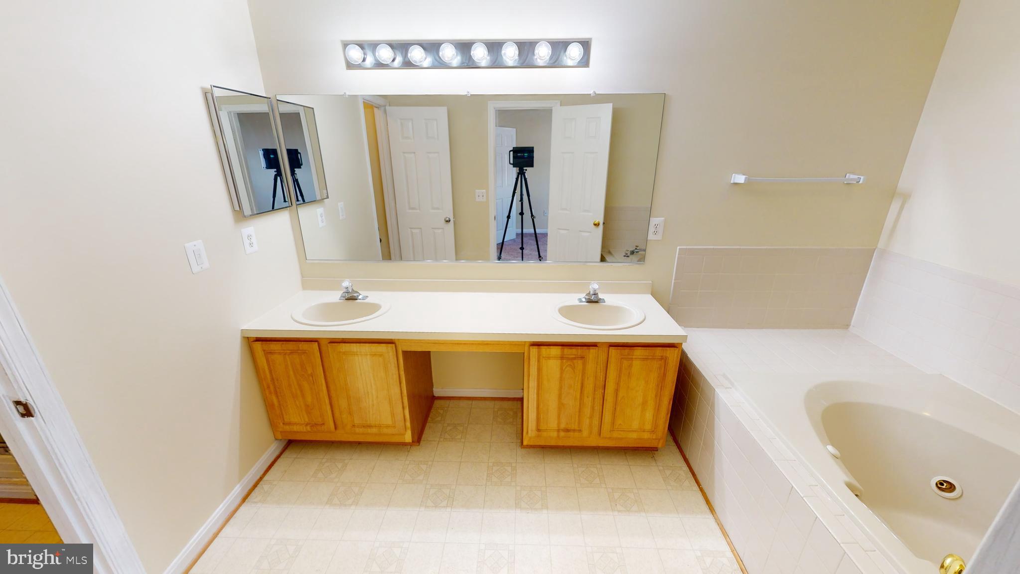 STANFORD - Residential Lease