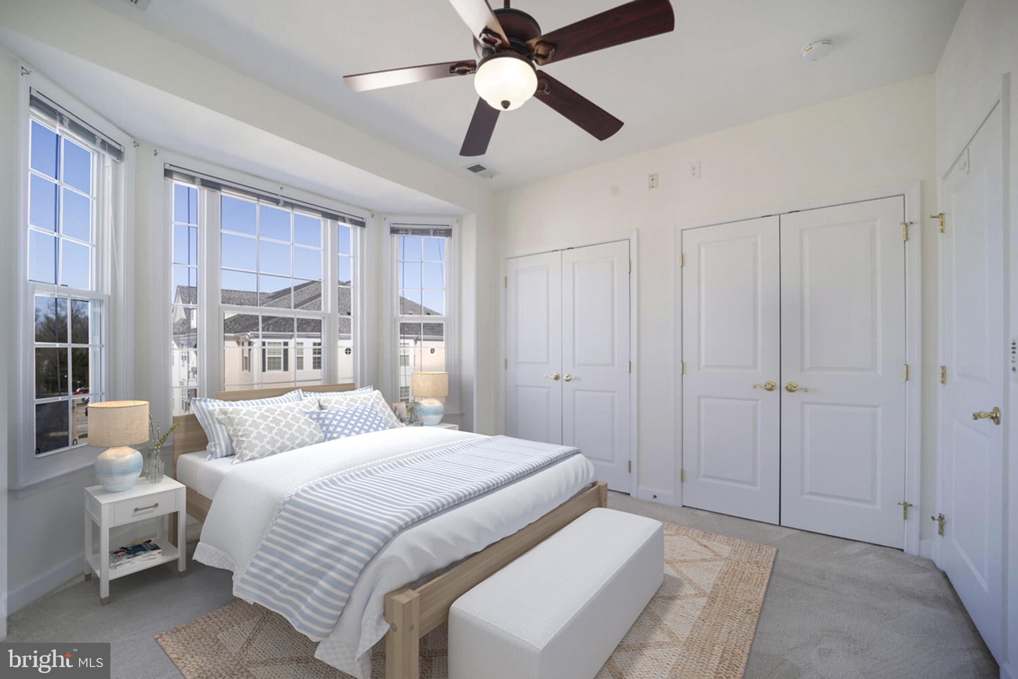 FOUR SEASONS - Residential