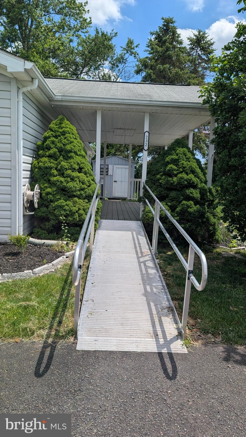 232 THRUSH CIRCLE