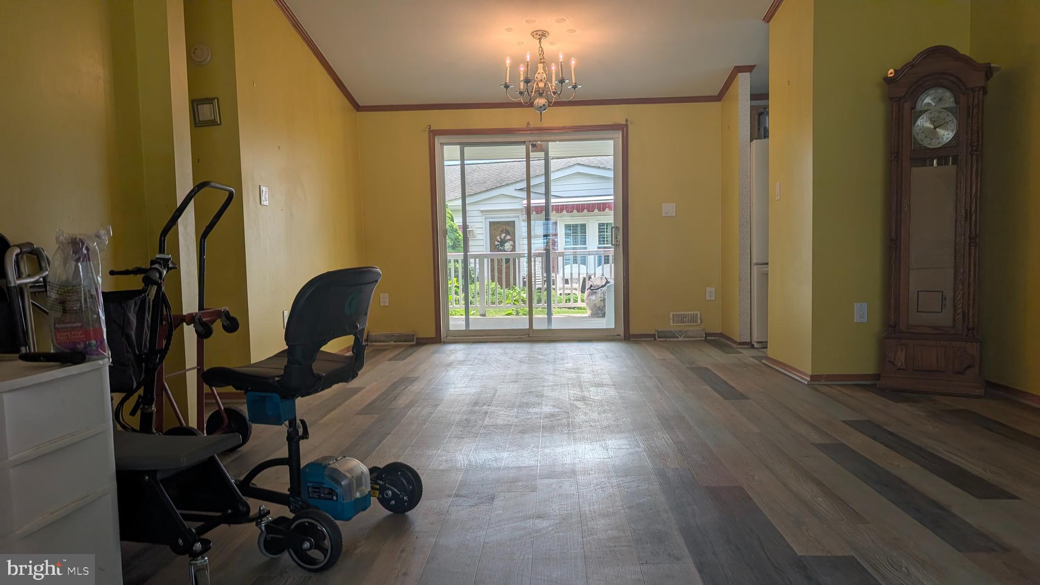 232 THRUSH CIRCLE