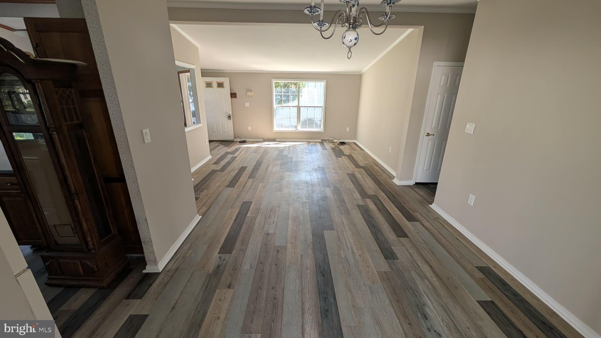 232 THRUSH CIRCLE