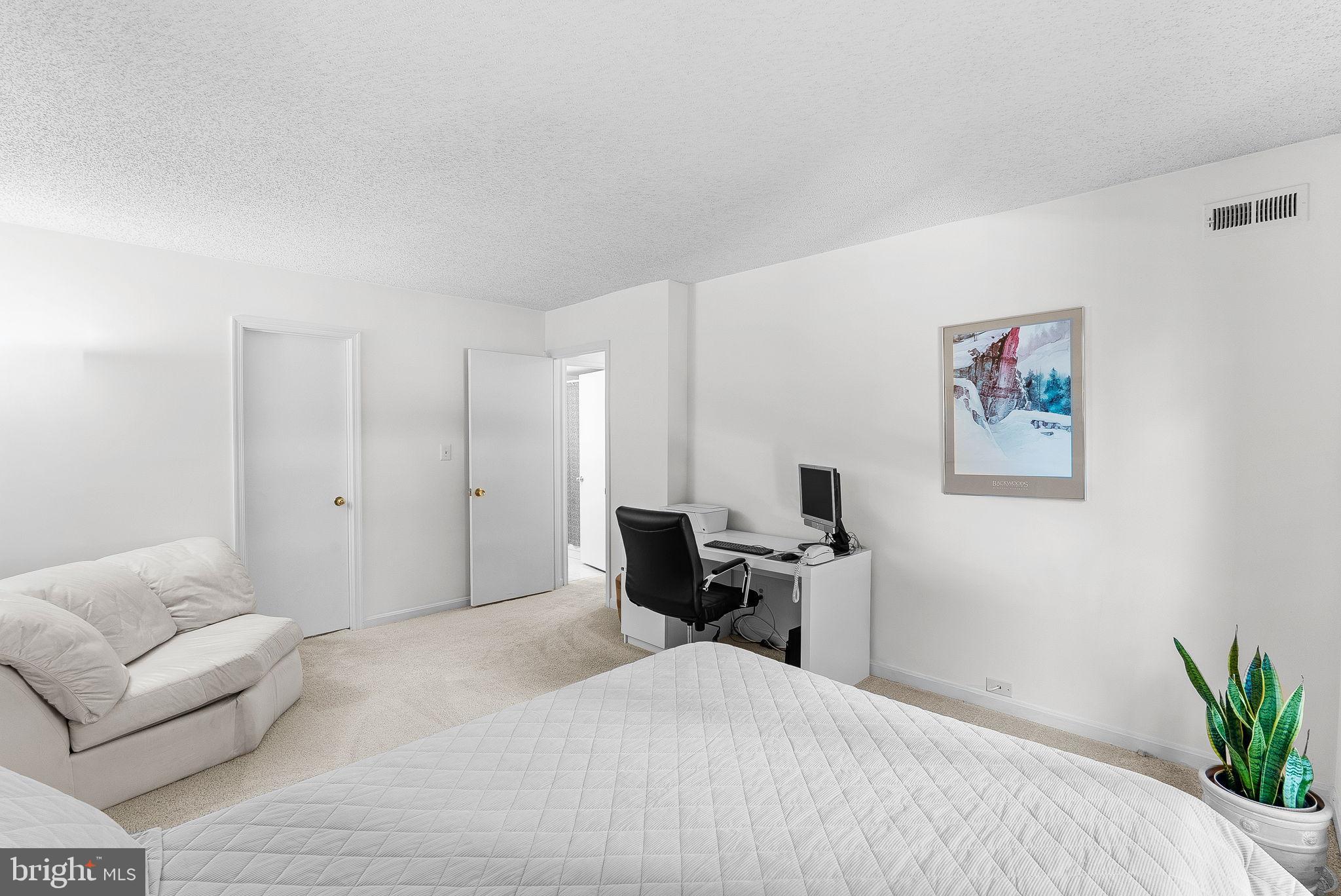 THE PLAZA - Residential