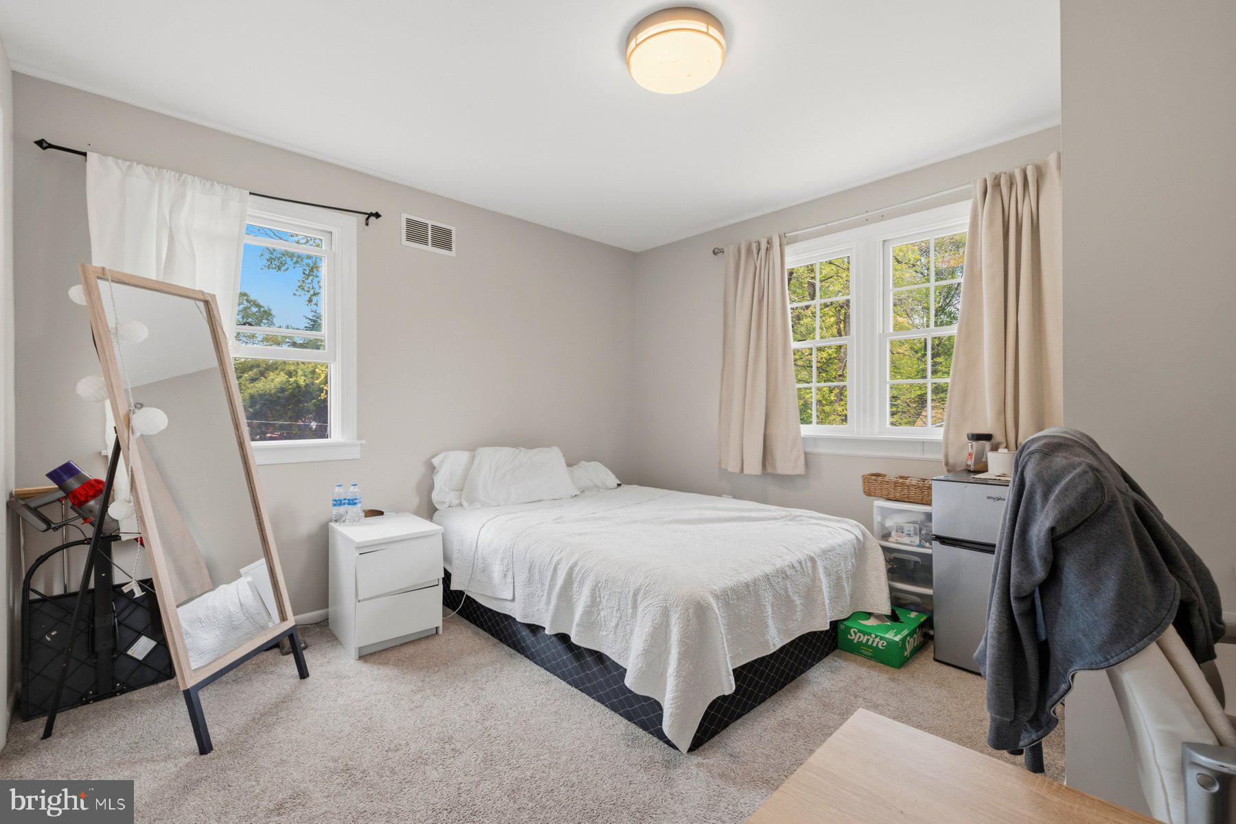 ELMHURST - Residential