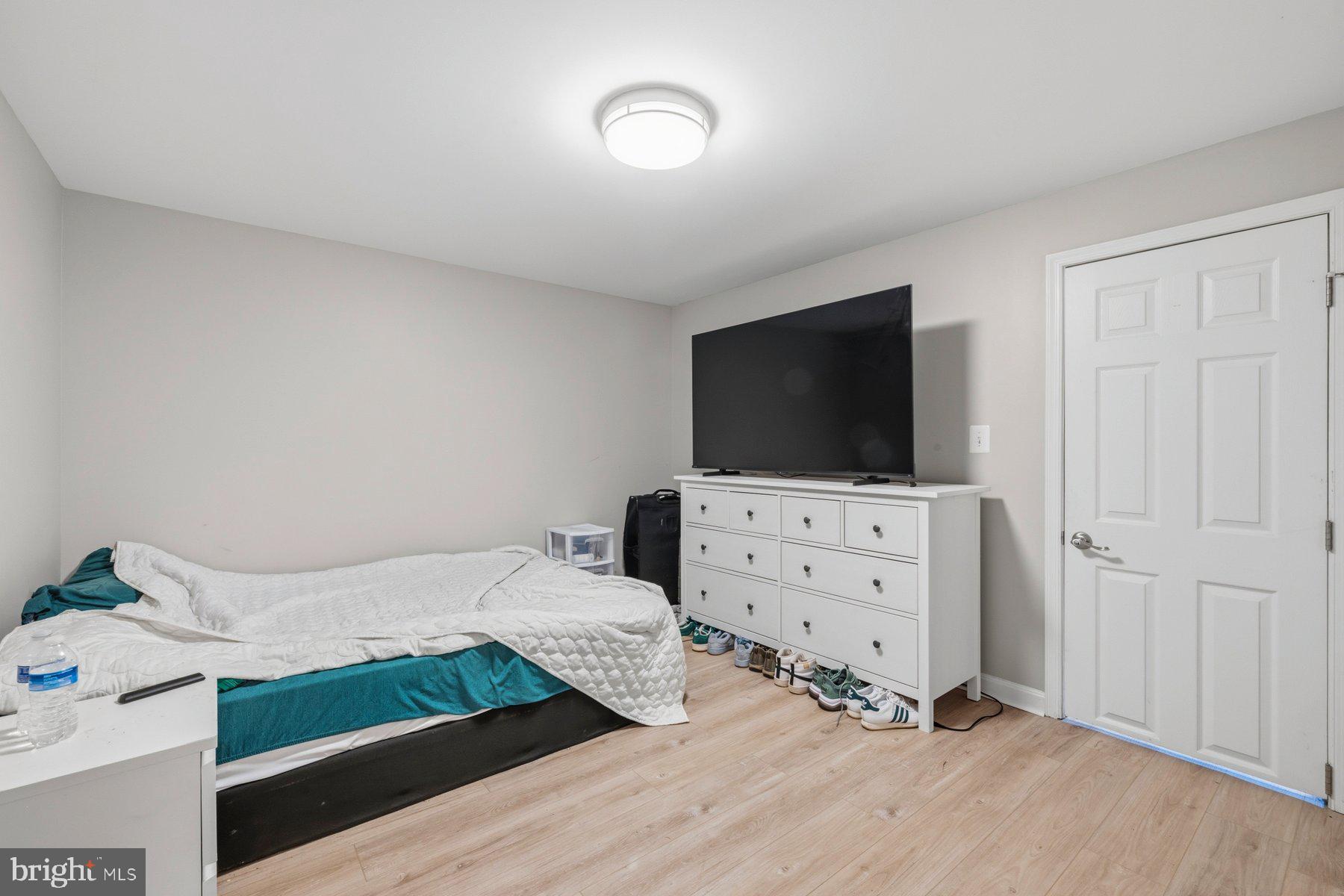 ELMHURST - Residential
