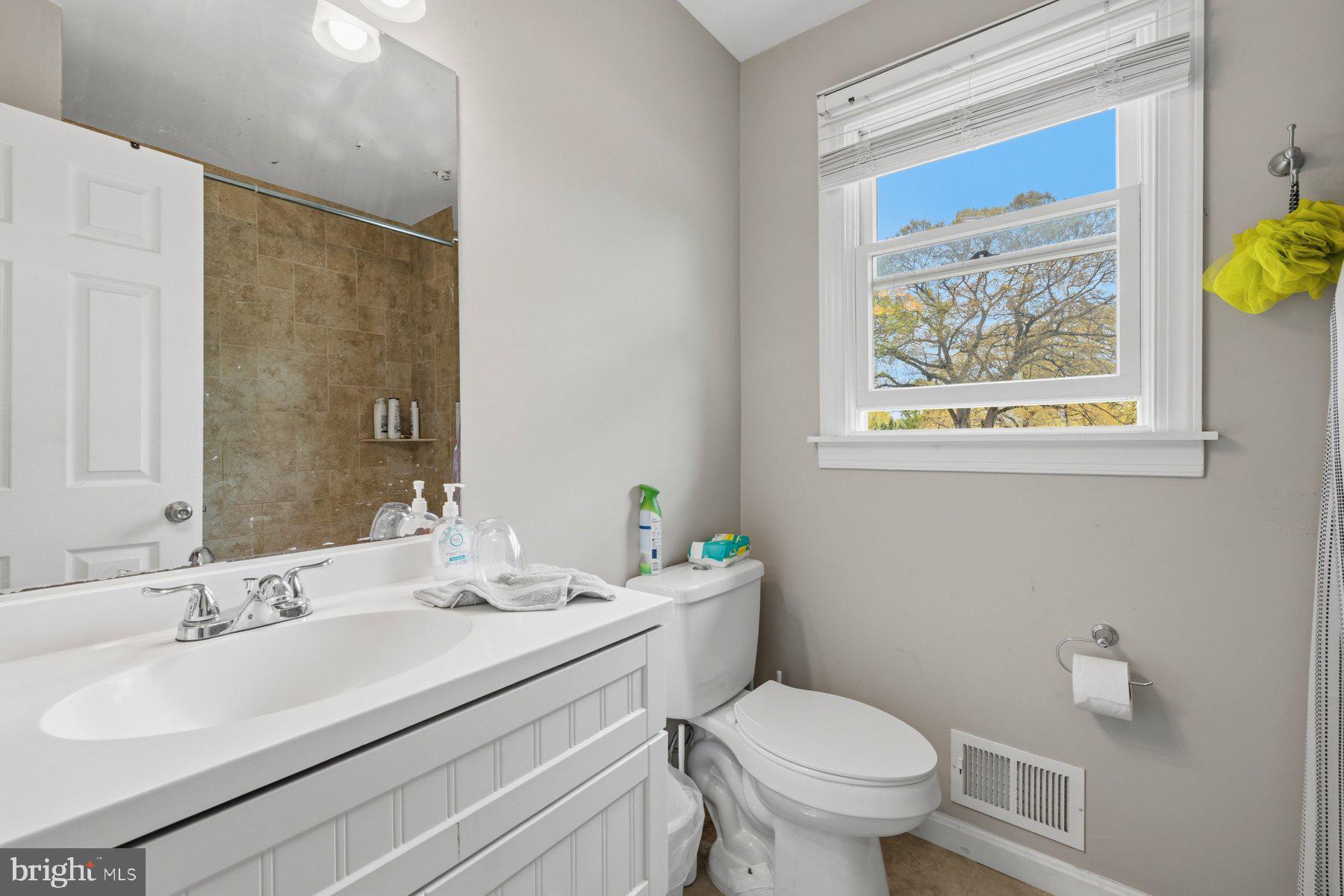 ELMHURST - Residential