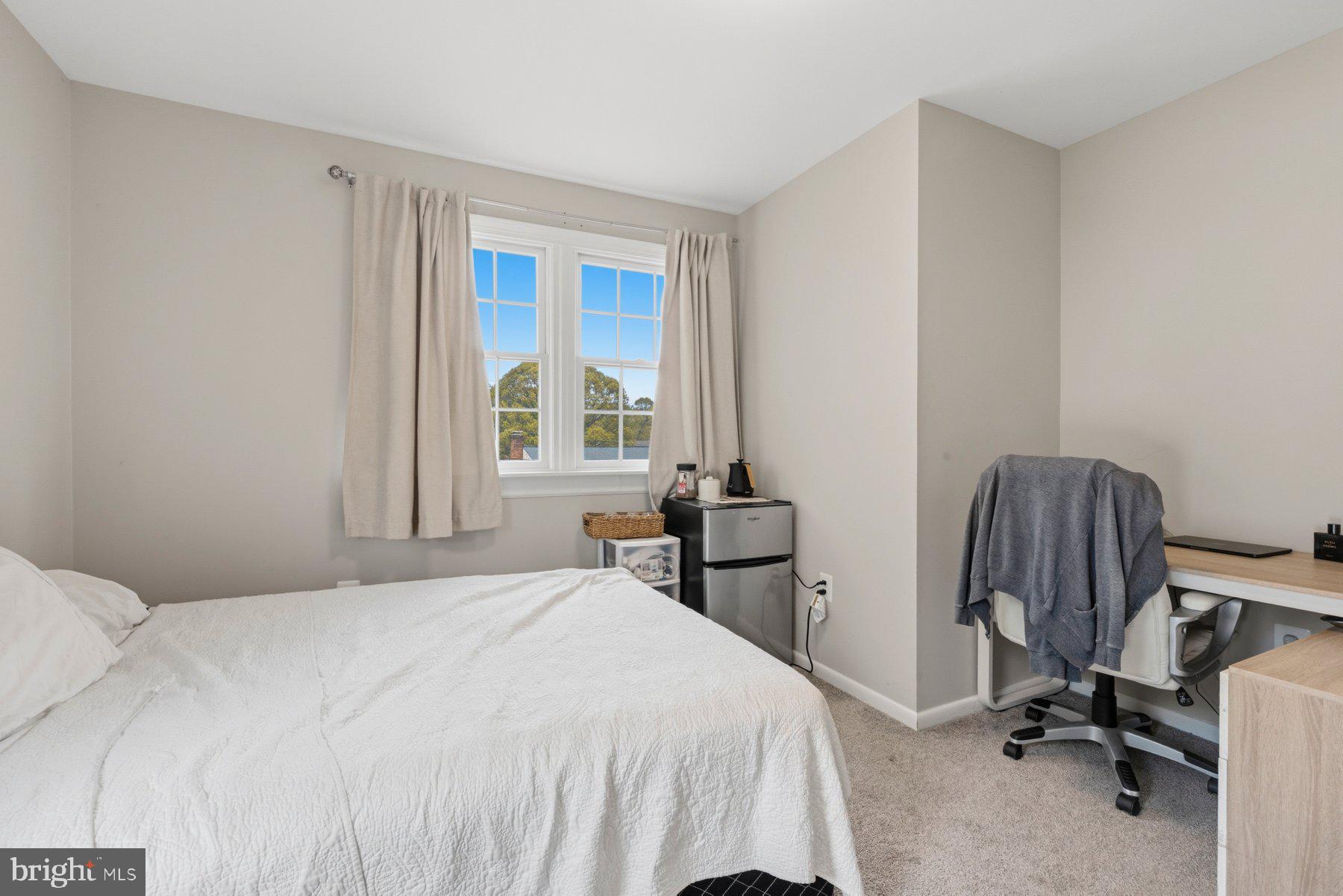 ELMHURST - Residential