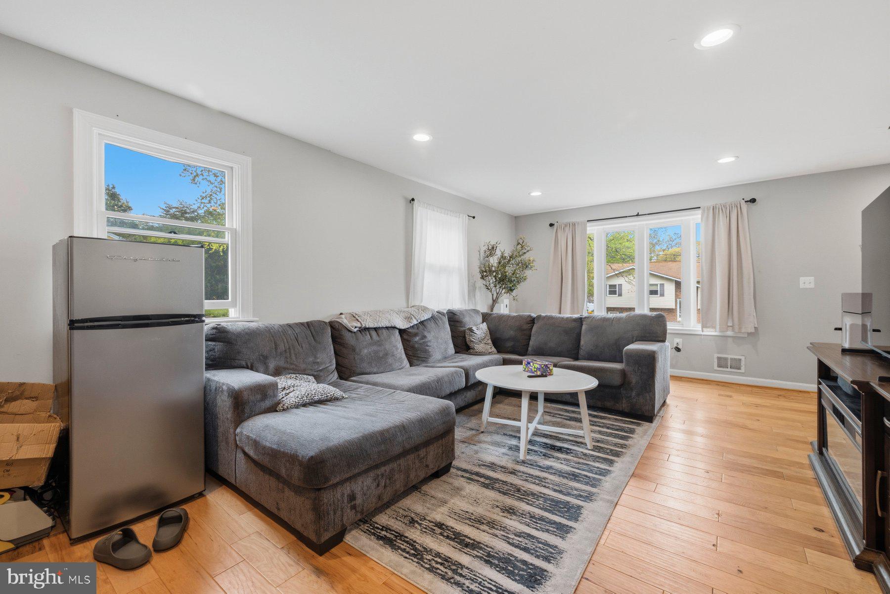 ELMHURST - Residential