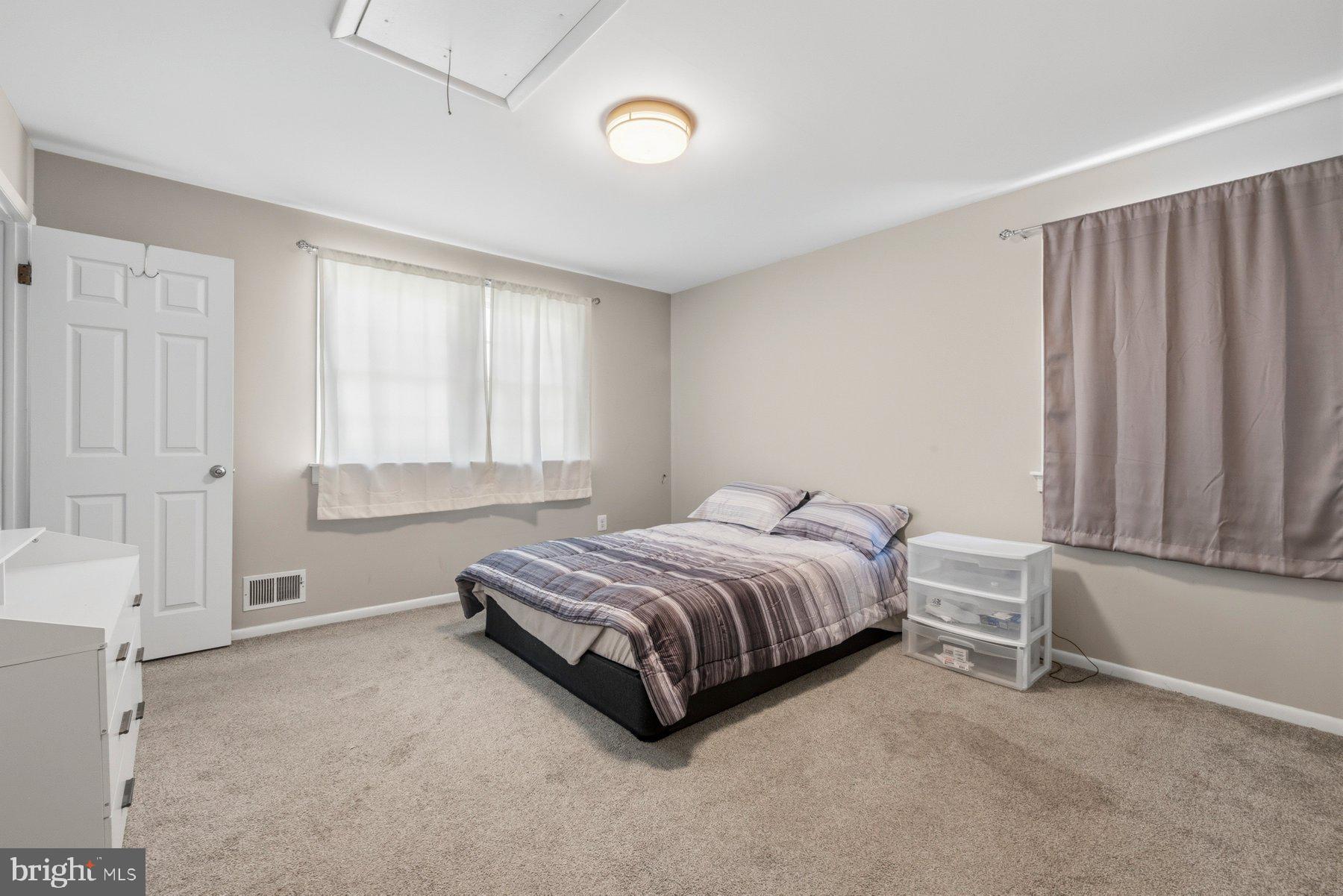 ELMHURST - Residential