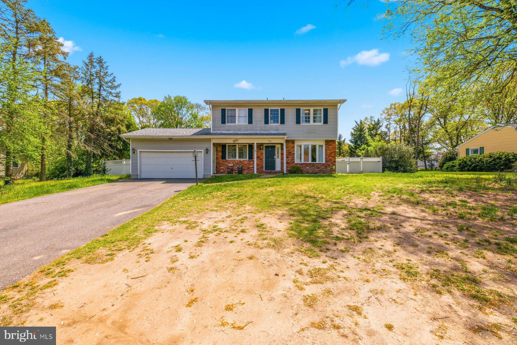 ELMHURST - Residential