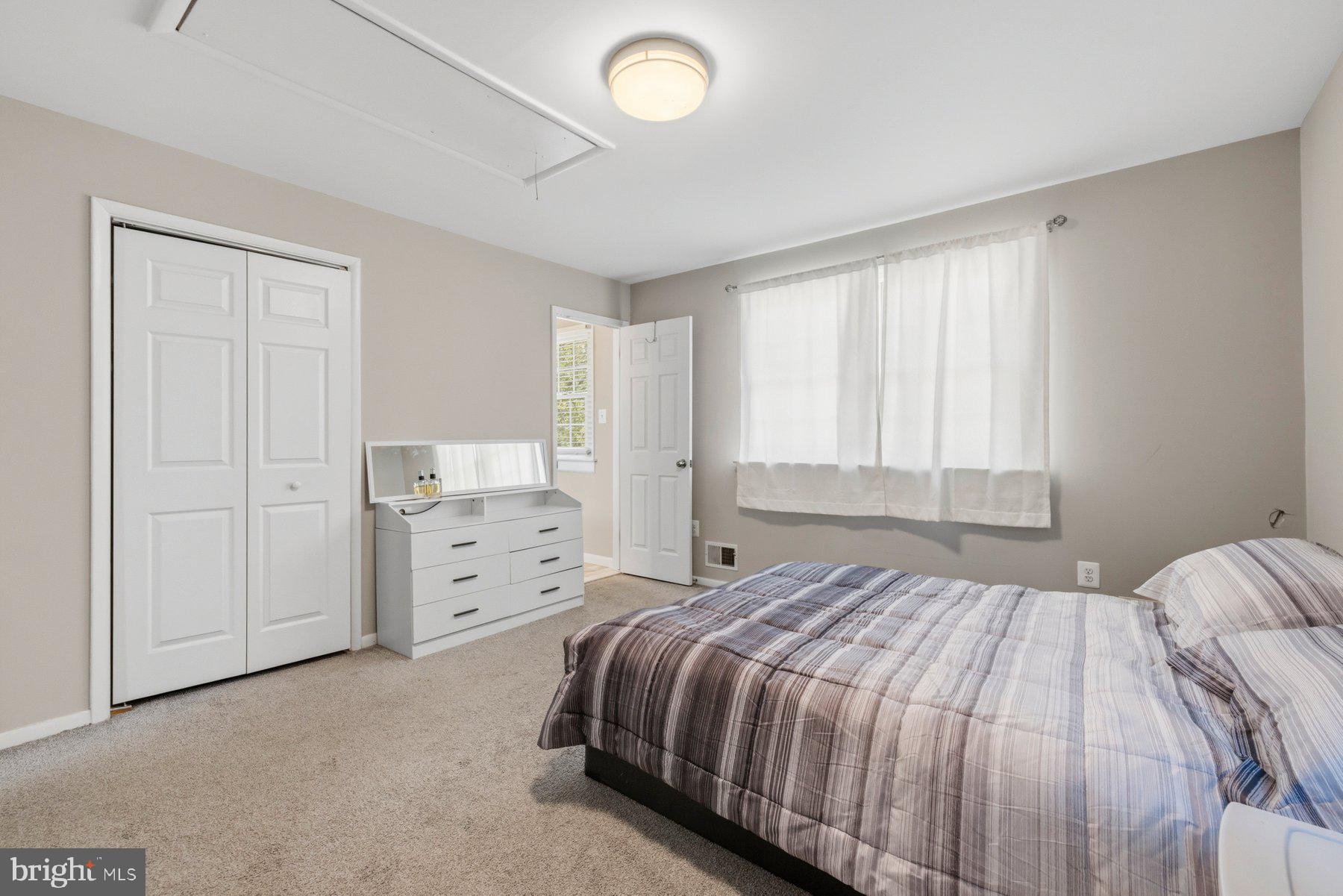 ELMHURST - Residential