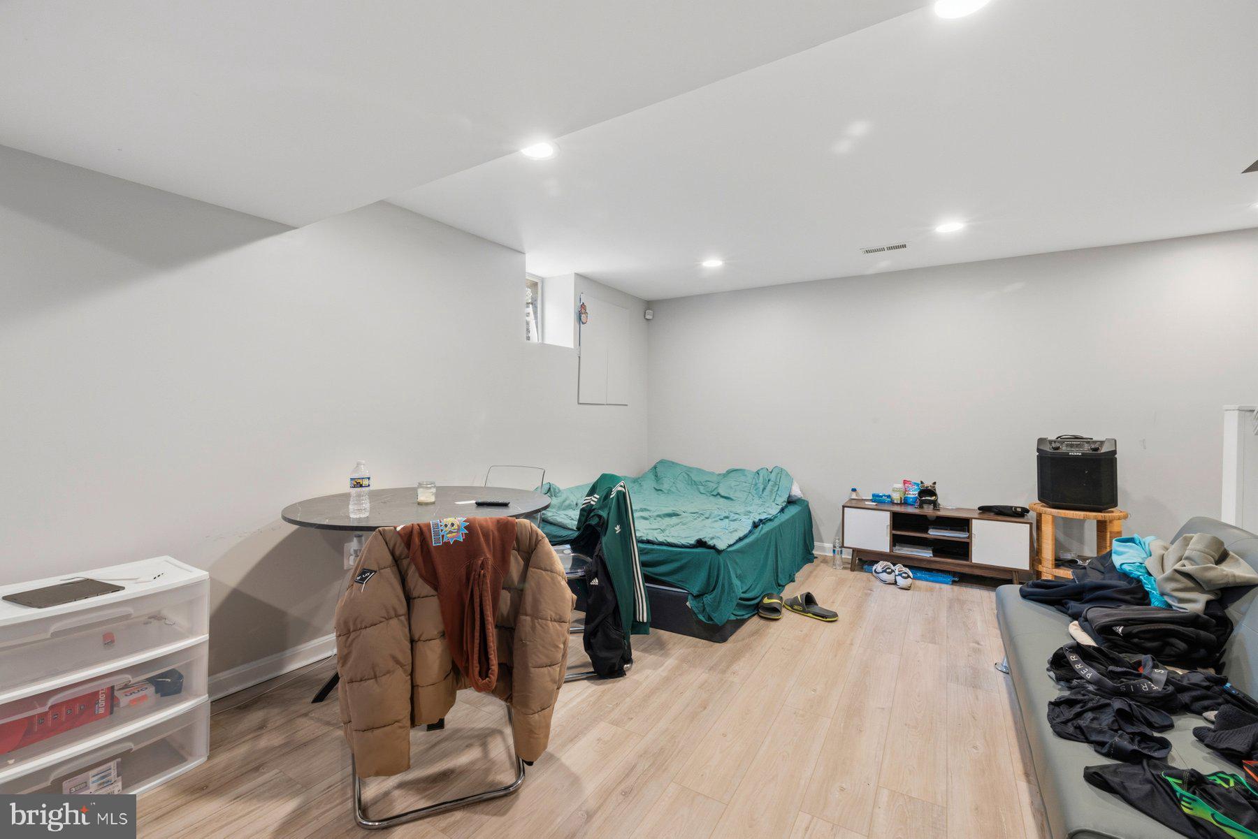 ELMHURST - Residential