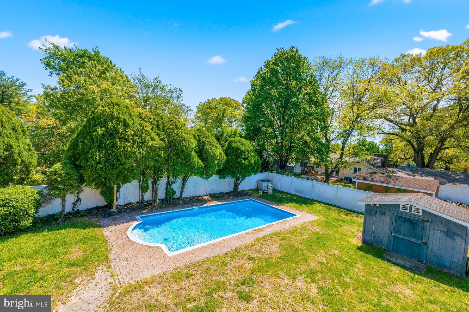ELMHURST - Residential