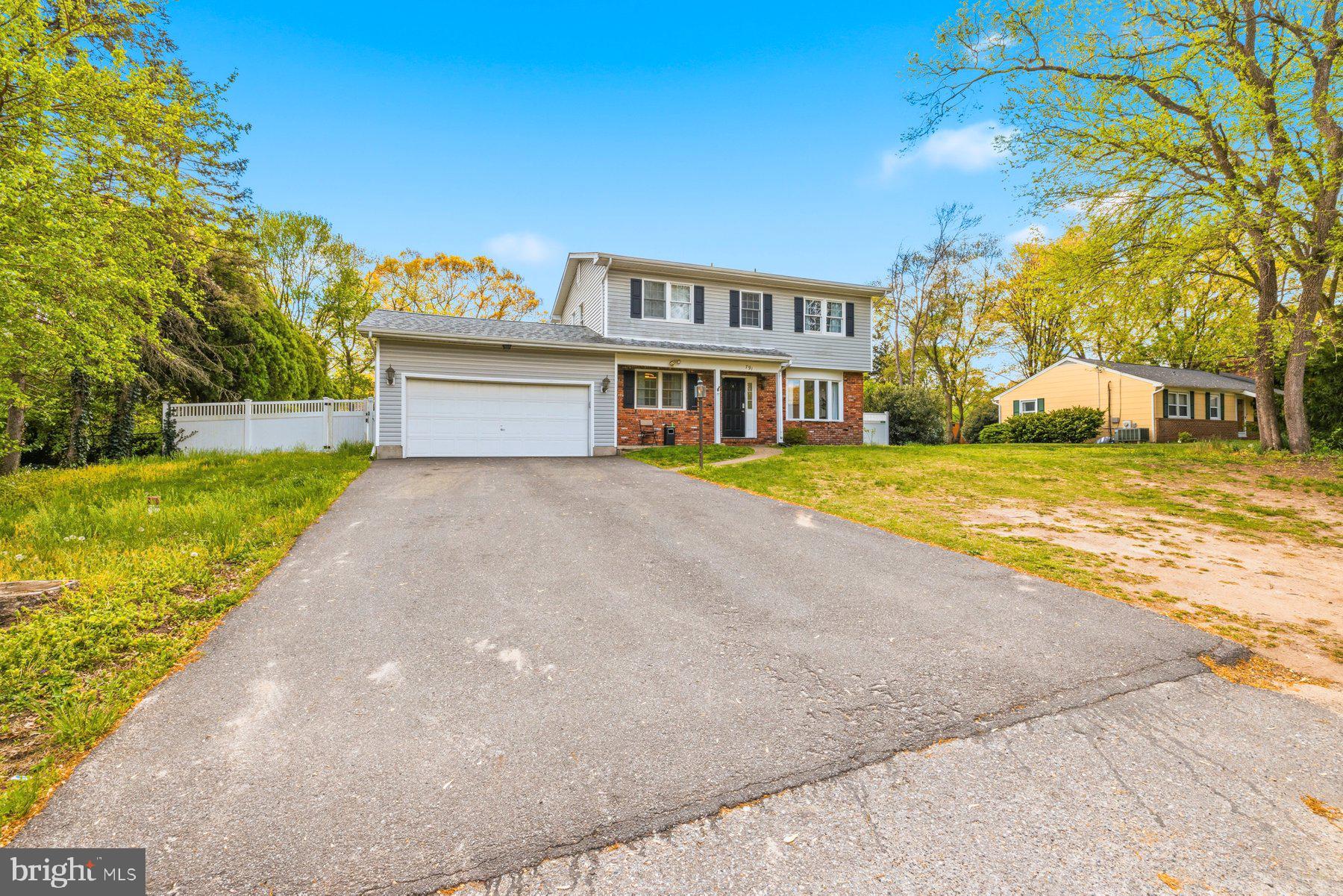 ELMHURST - Residential