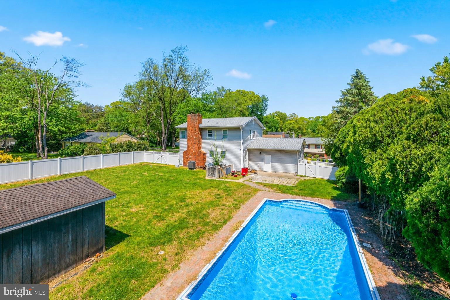 ELMHURST - Residential
