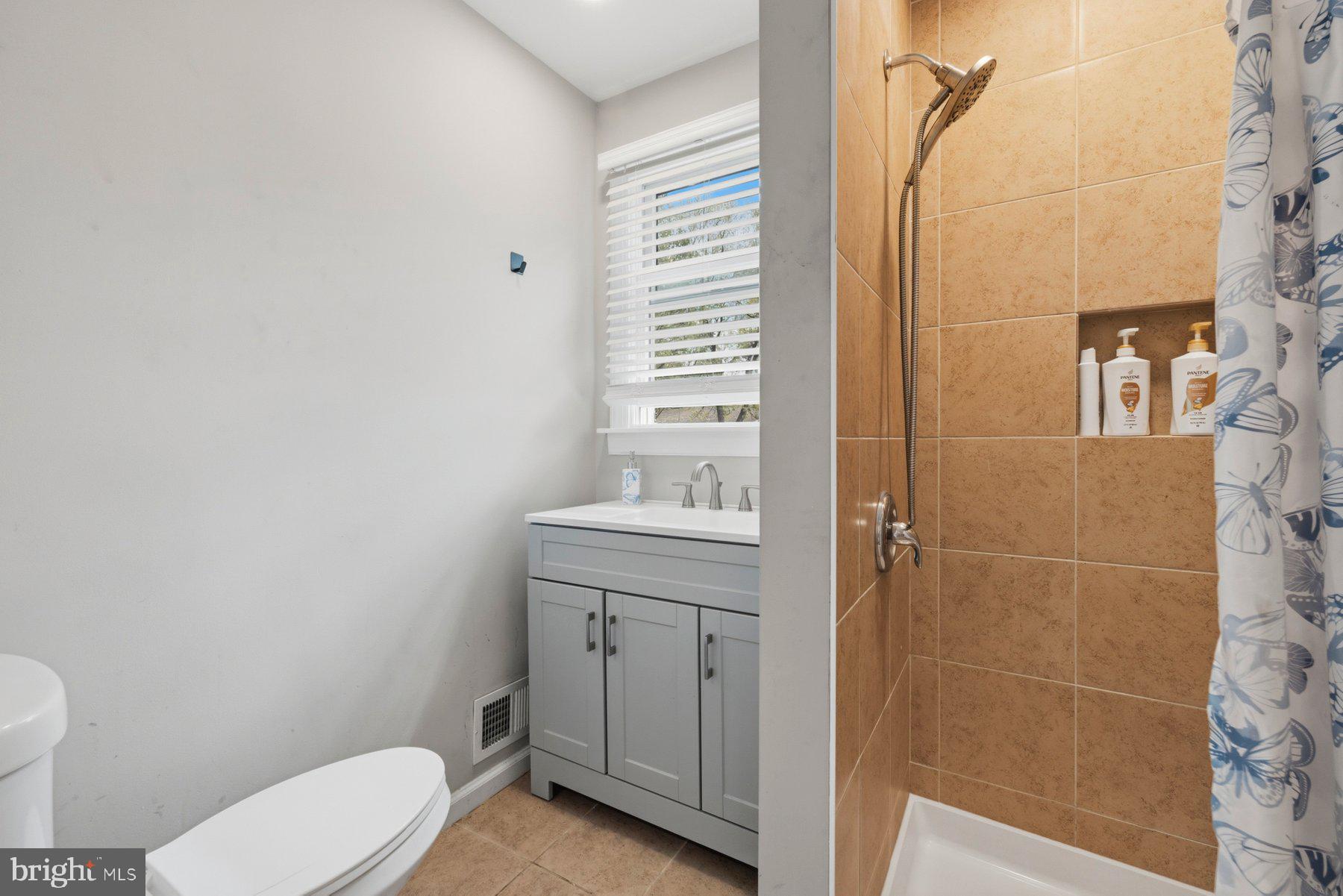 ELMHURST - Residential