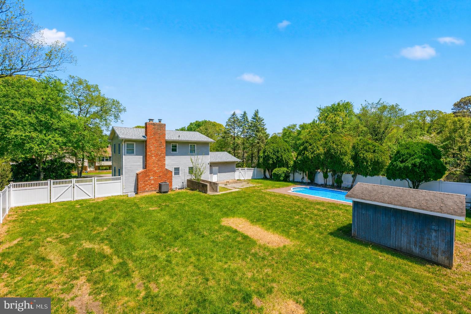 ELMHURST - Residential