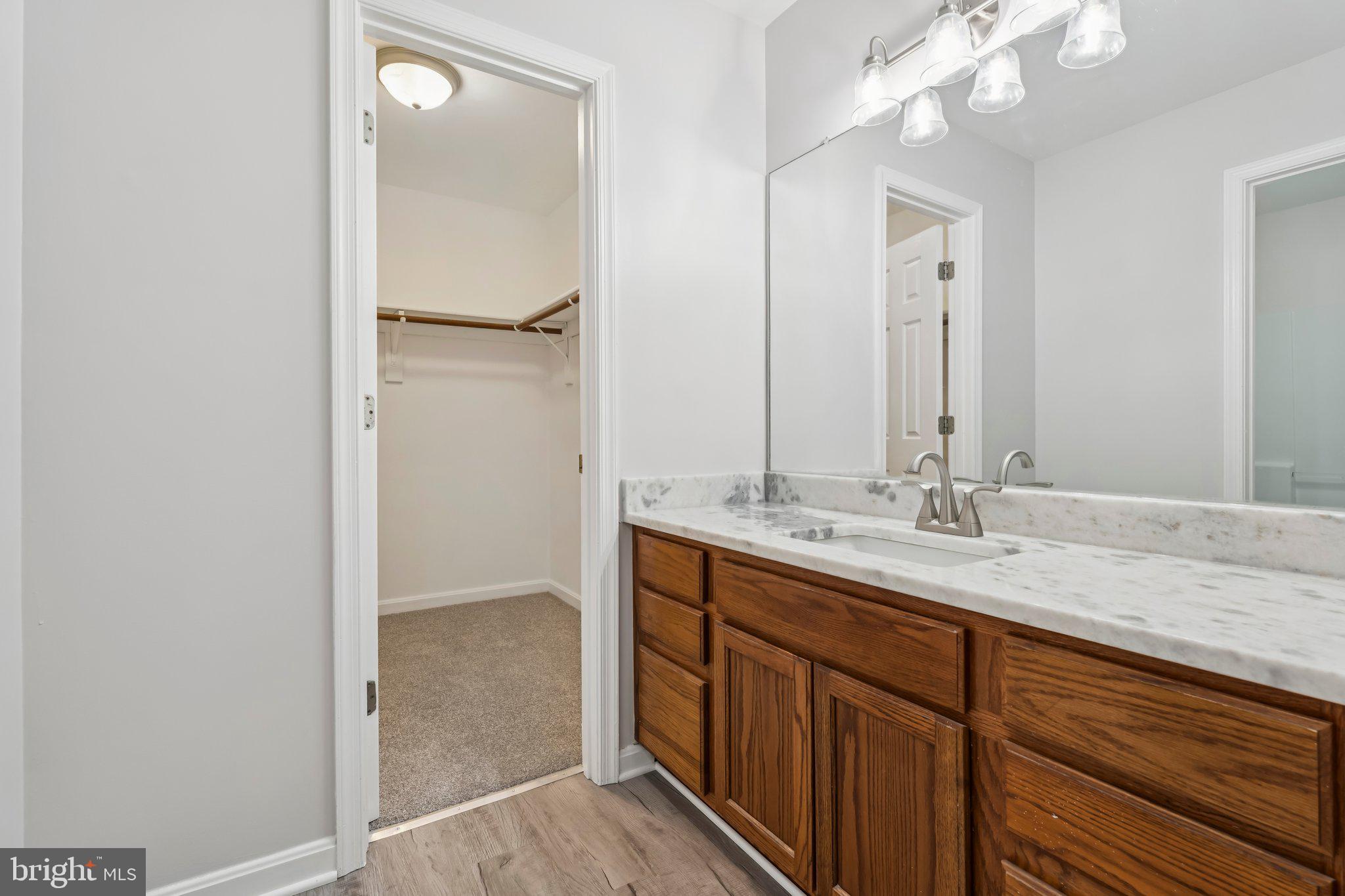 LAKE LAND OR - Residential