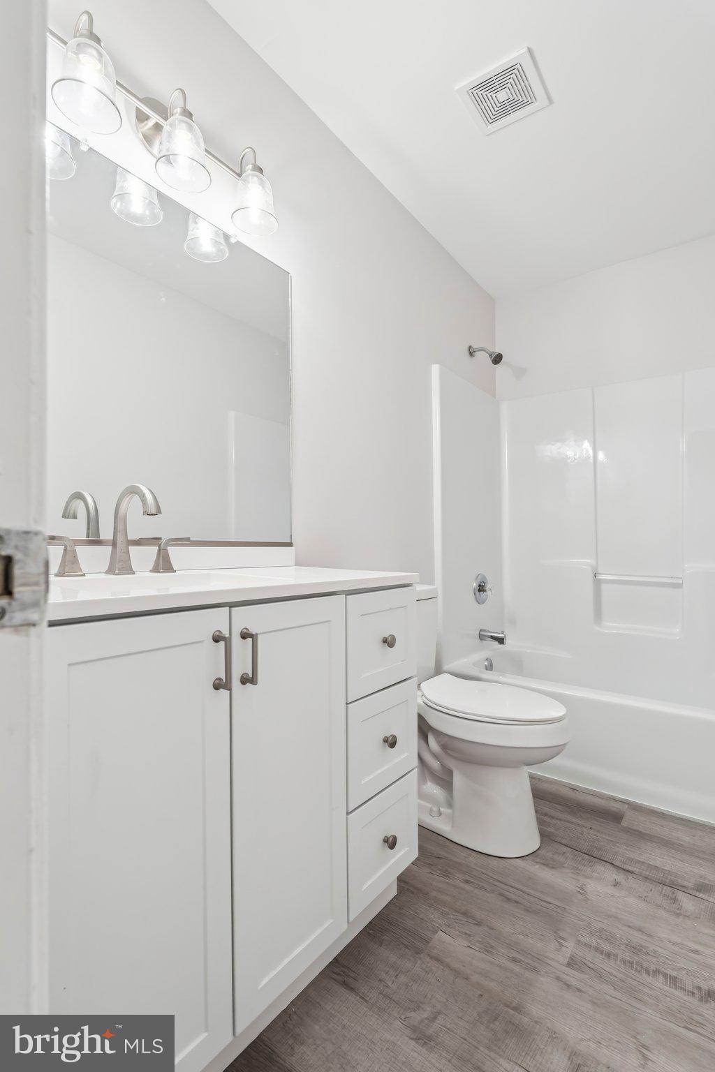 LAKE LAND OR - Residential