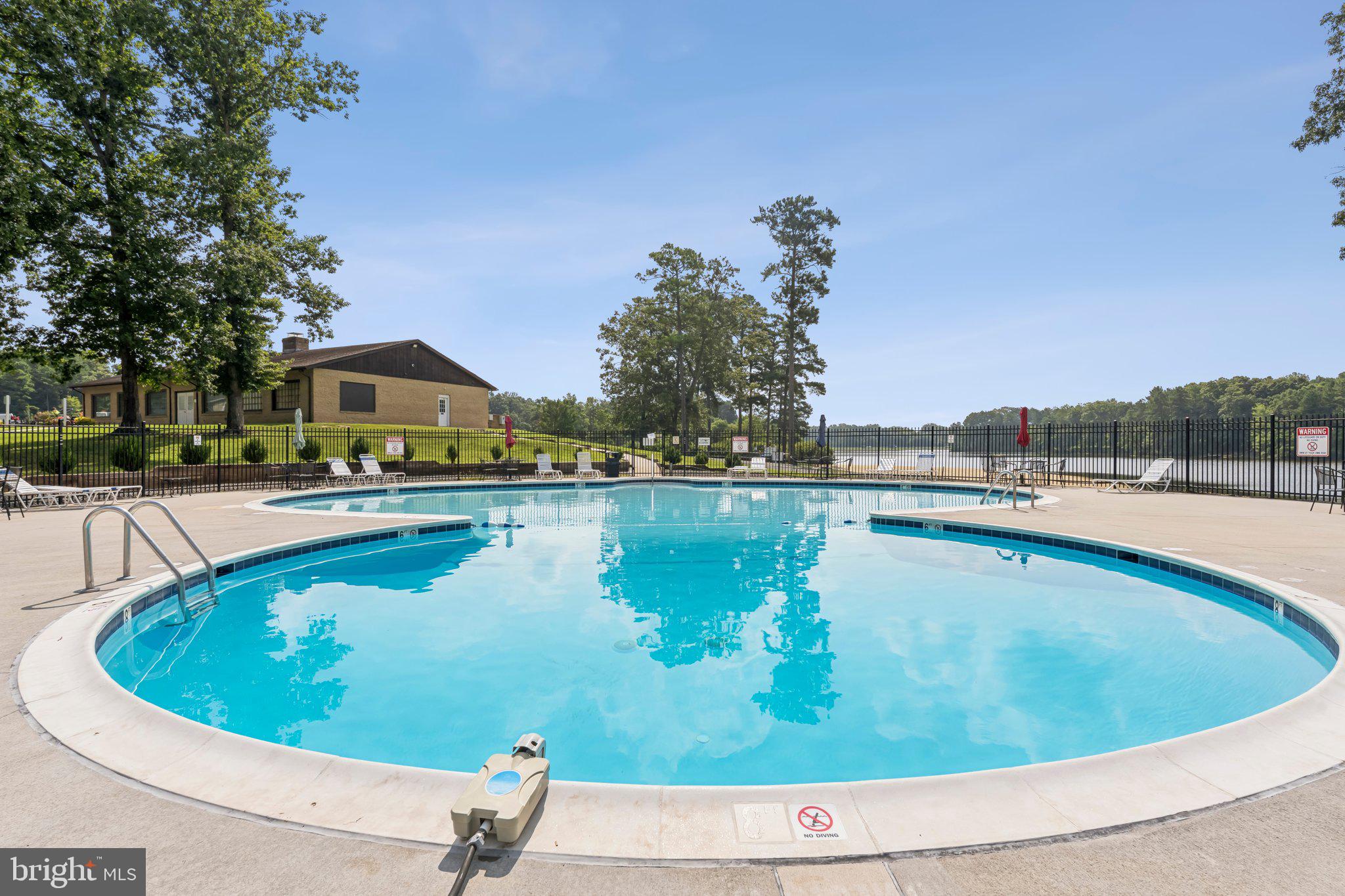 LAKE LAND OR - Residential