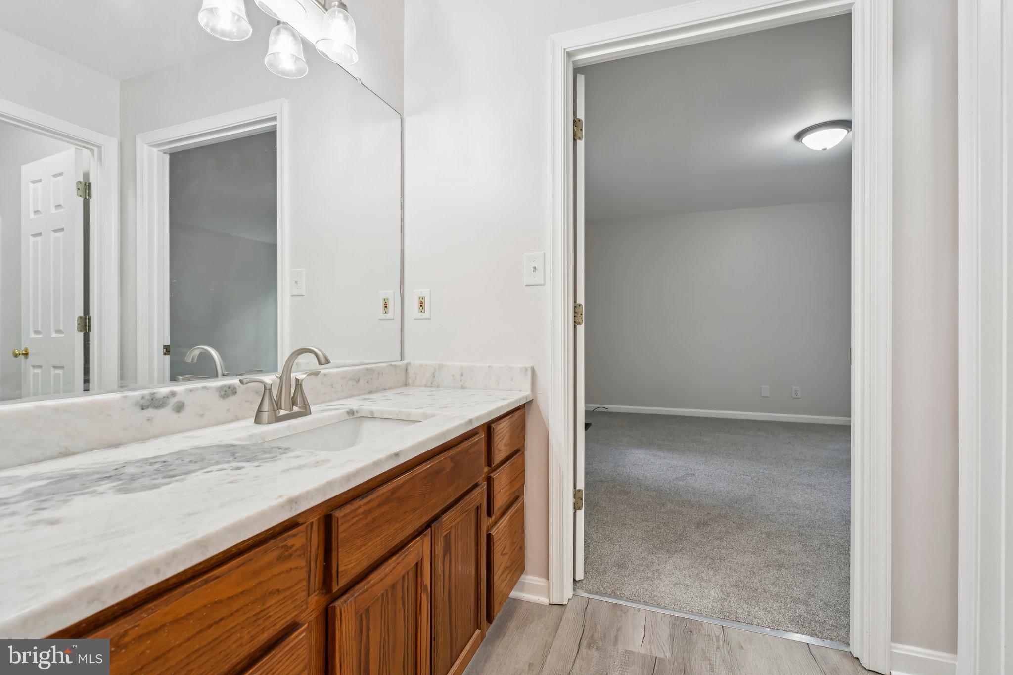 LAKE LAND OR - Residential