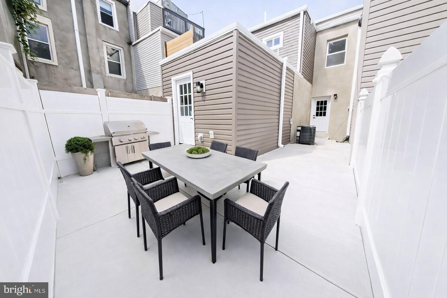 OLDE KENSINGTON - Residential