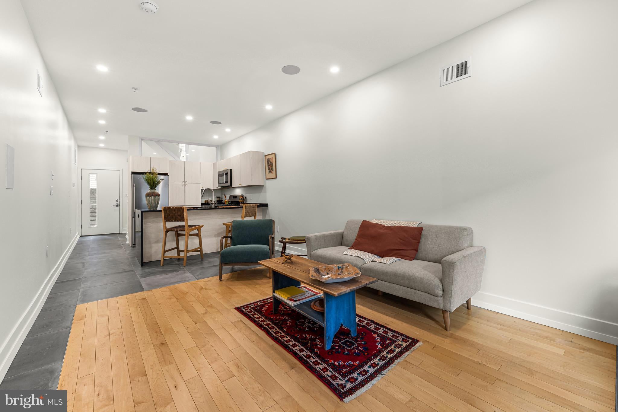2308 E DAKOTA STREET