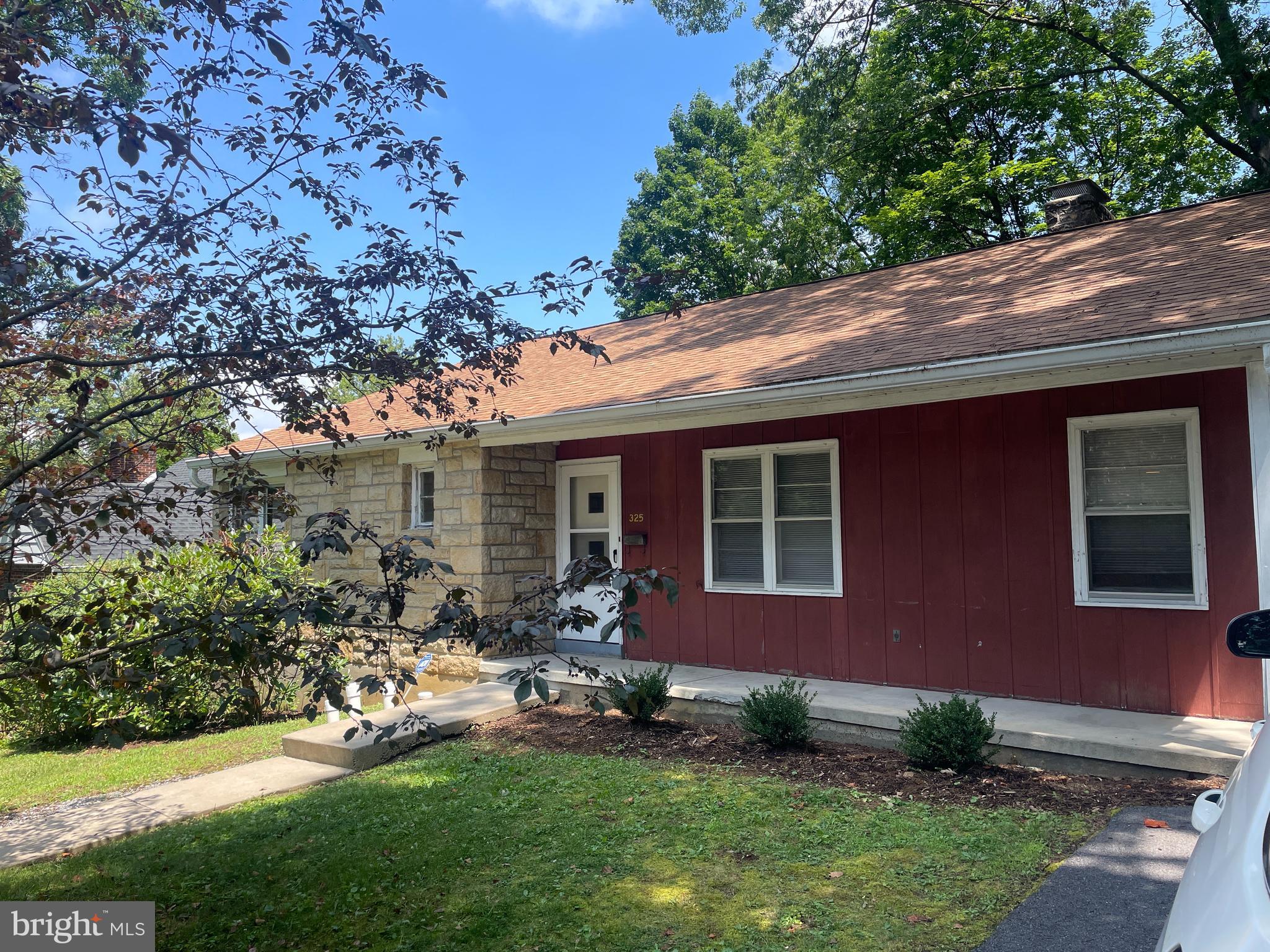 You will love this lovely Borough ranch home nestled in the Holmes-Foster neighborhood. Hardwood floors with a large open living /dining space. All three bedrooms and both bathrooms are all located on the ground floor. The walk-up attic is finished into 2 rooms plus additional storage. The basement is separated into two rooms and has a door for backyard access. Don't miss this charming house only minutes from downtown and the Penn State Campus.