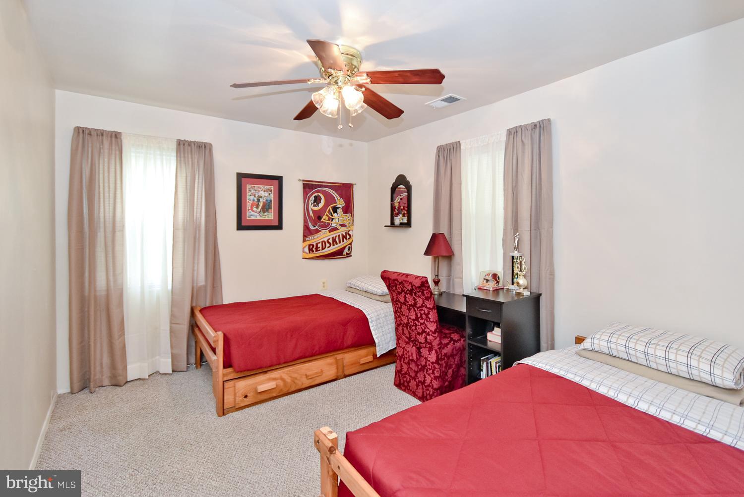 SOUTH LAWN - Residential