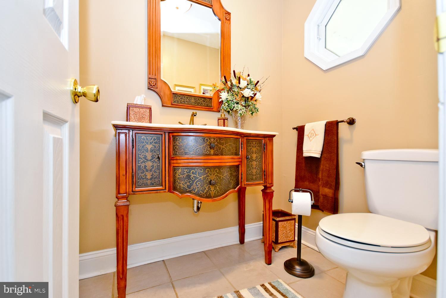 SOUTH LAWN - Residential