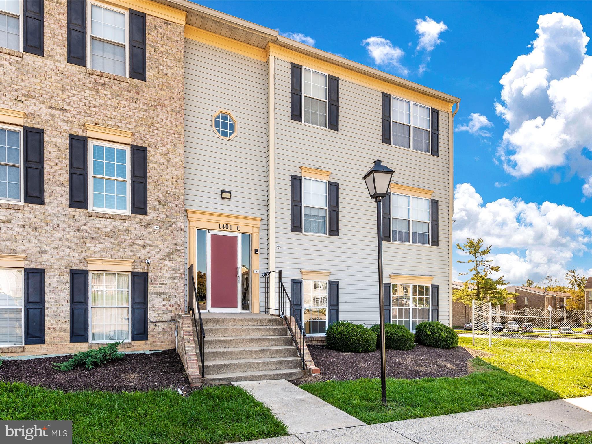 PARKWAY CONDOMINIUMS - Residential