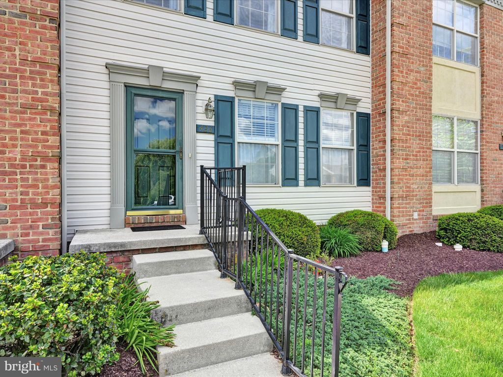 Photo of 426 Cobblestone Lane, LANCASTER, PA 17601 (MLS # PALA2069666)