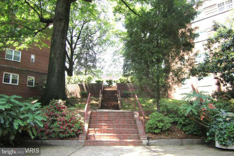 WESTMORELAND TERRACE - Residential