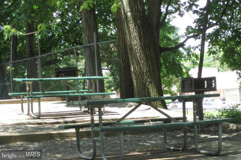 WESTMORELAND TERRACE - Residential