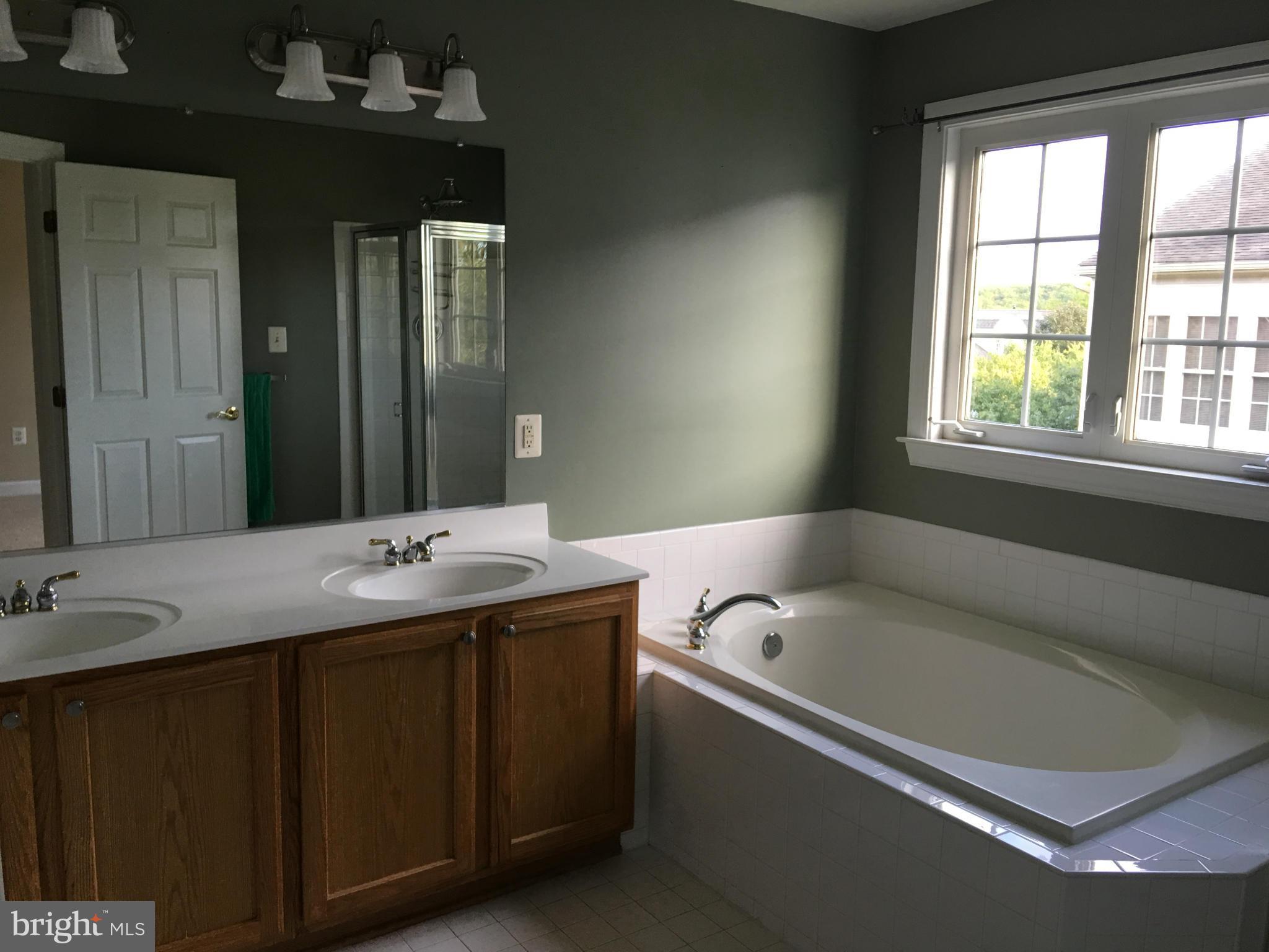 POTOMAC CHASE - Residential