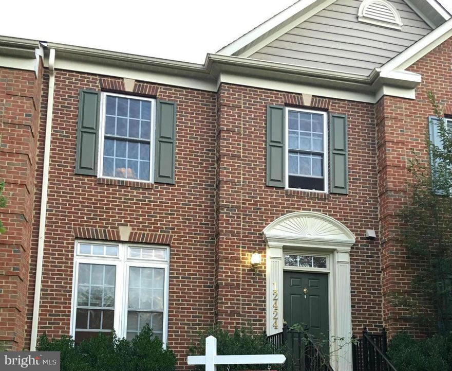 Luxury 3000+ sq ft townhome located in sought after Potomac Chase neighborhood, boasts lrge master bdrm with walk-in closet, seating area. LR with hardwood floors. Large kitchen with granite counters, tiled floors leads to bright FR. New carpet throughout and updated appliances. HUGE finished walkout basement with full bath, extra room. Playground outside front door. Walk to the elementary school!