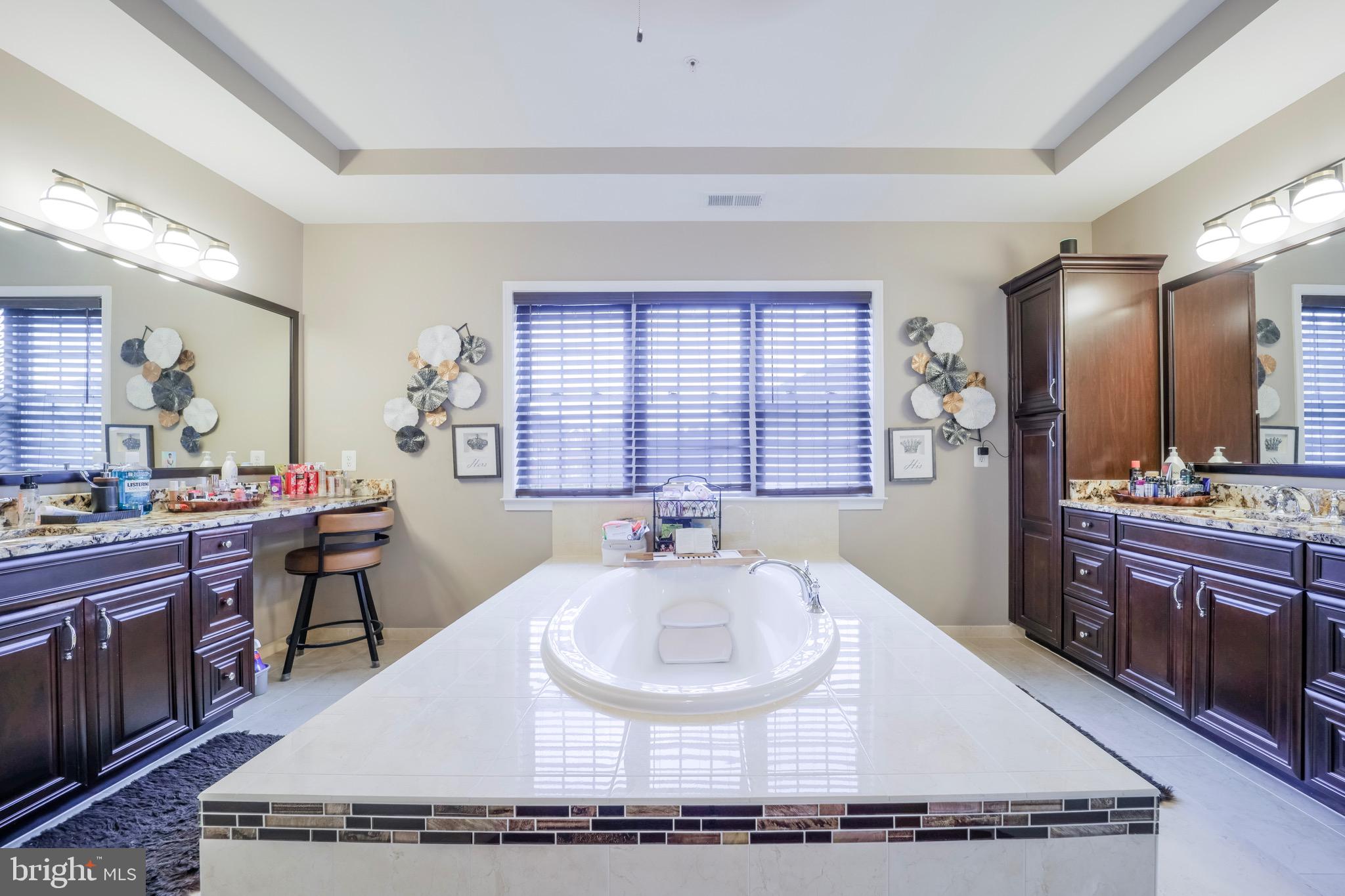 MARLBORO RIDGE - Residential