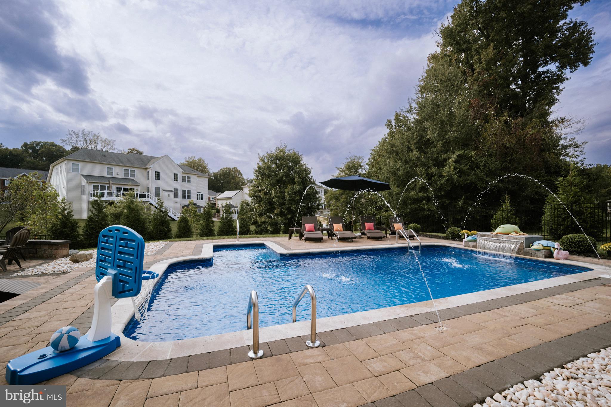 MARLBORO RIDGE - Residential