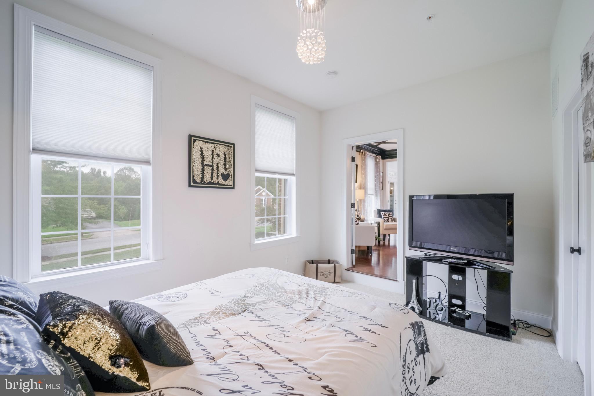 MARLBORO RIDGE - Residential