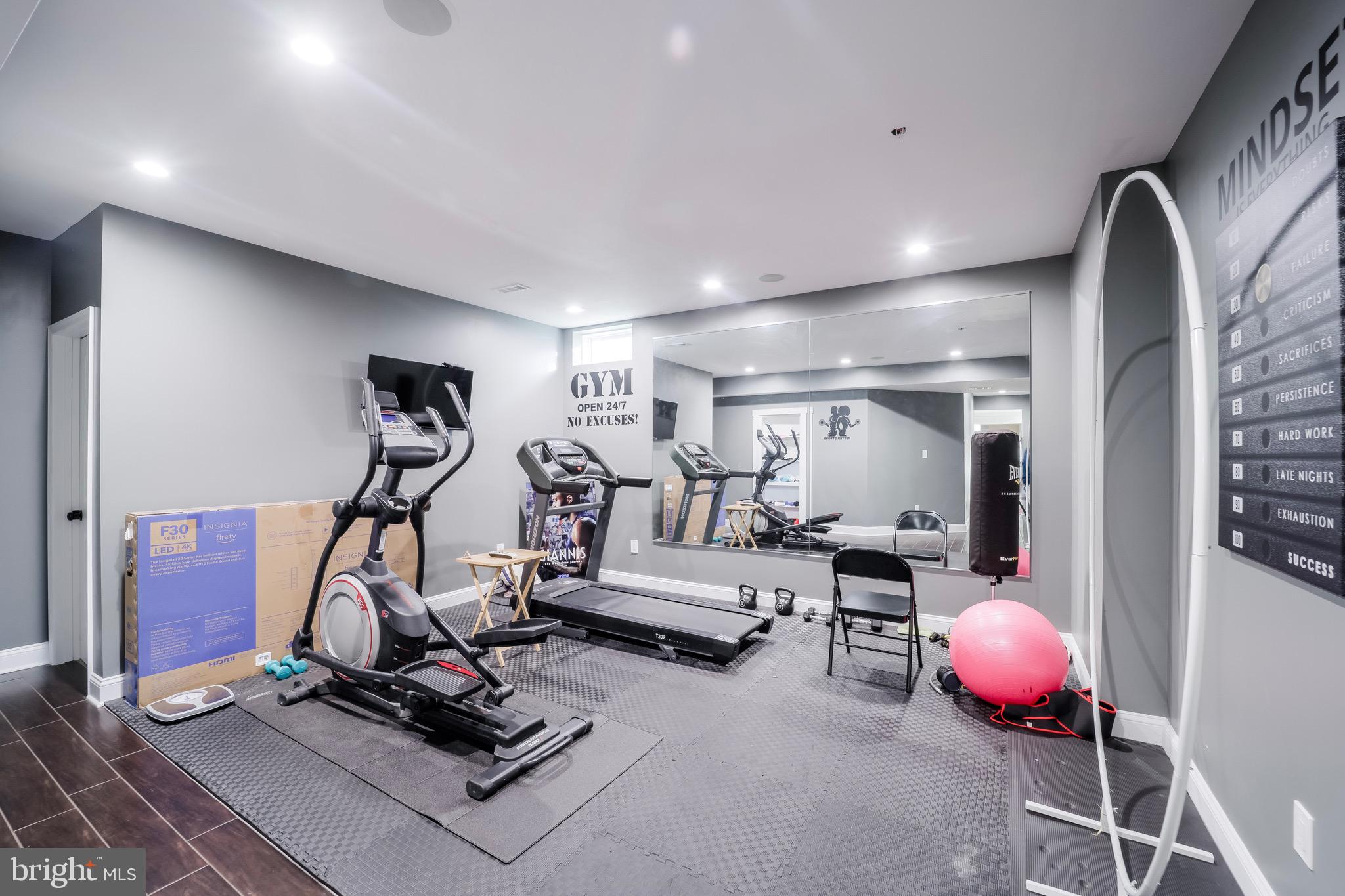 MARLBORO RIDGE - Residential