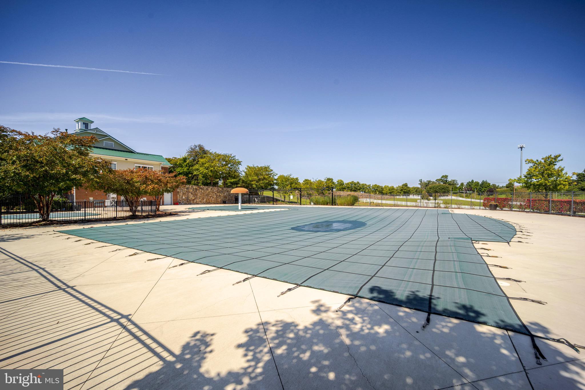 MARLBORO RIDGE - Residential