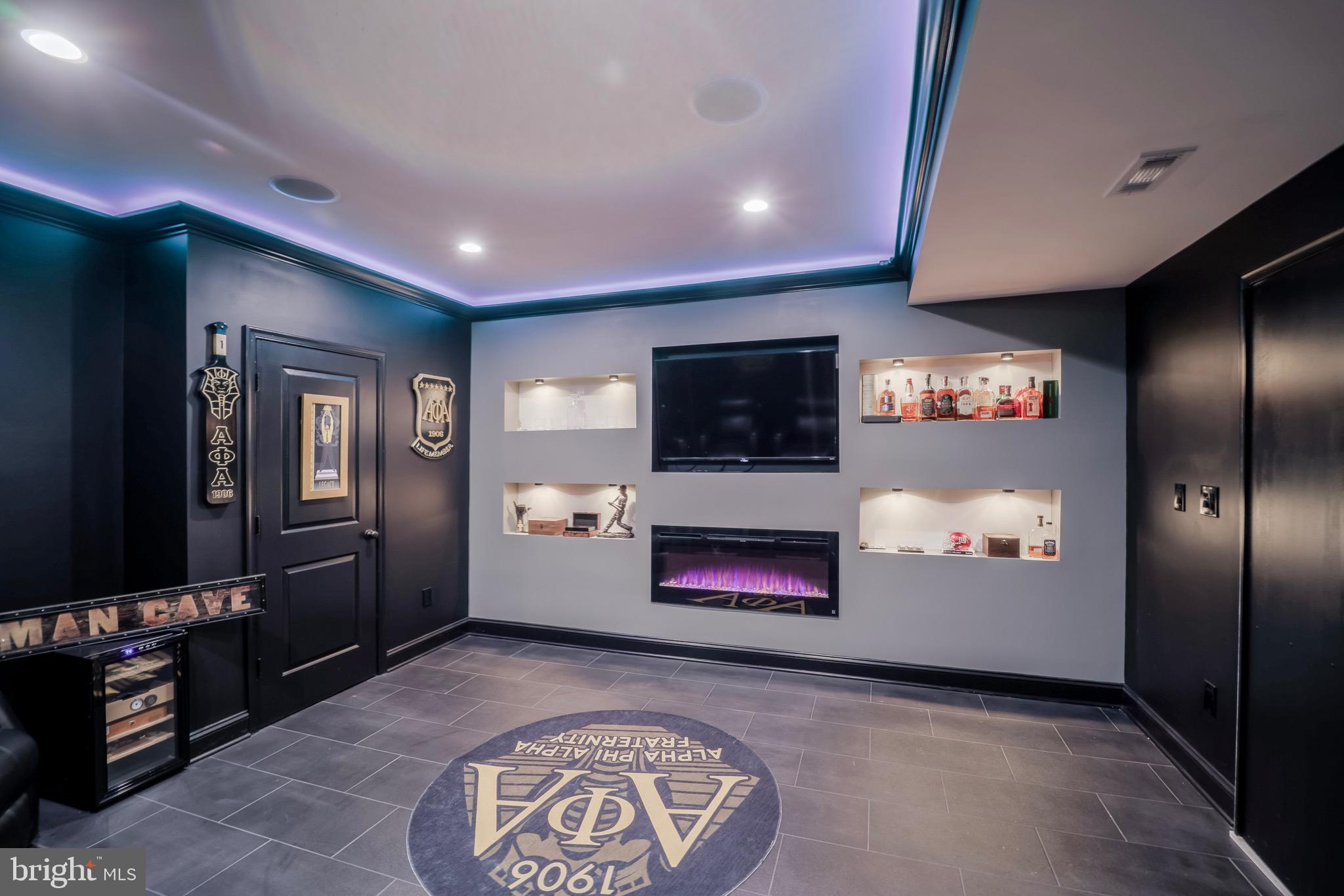 MARLBORO RIDGE - Residential