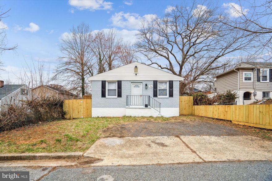 Single level living!  Come see this renovated 4 bedroom, 2 full bathroom, Single family house with off street parking, and fenced in rear yard.   Open floor plan,  Fresh paint, New flooring, New bathrooms, New fixtures, New  Kitchen cabinets, Stainless Steel Appliances.  Primary bedroom with full bathroom.  Call helpful agent with questions.