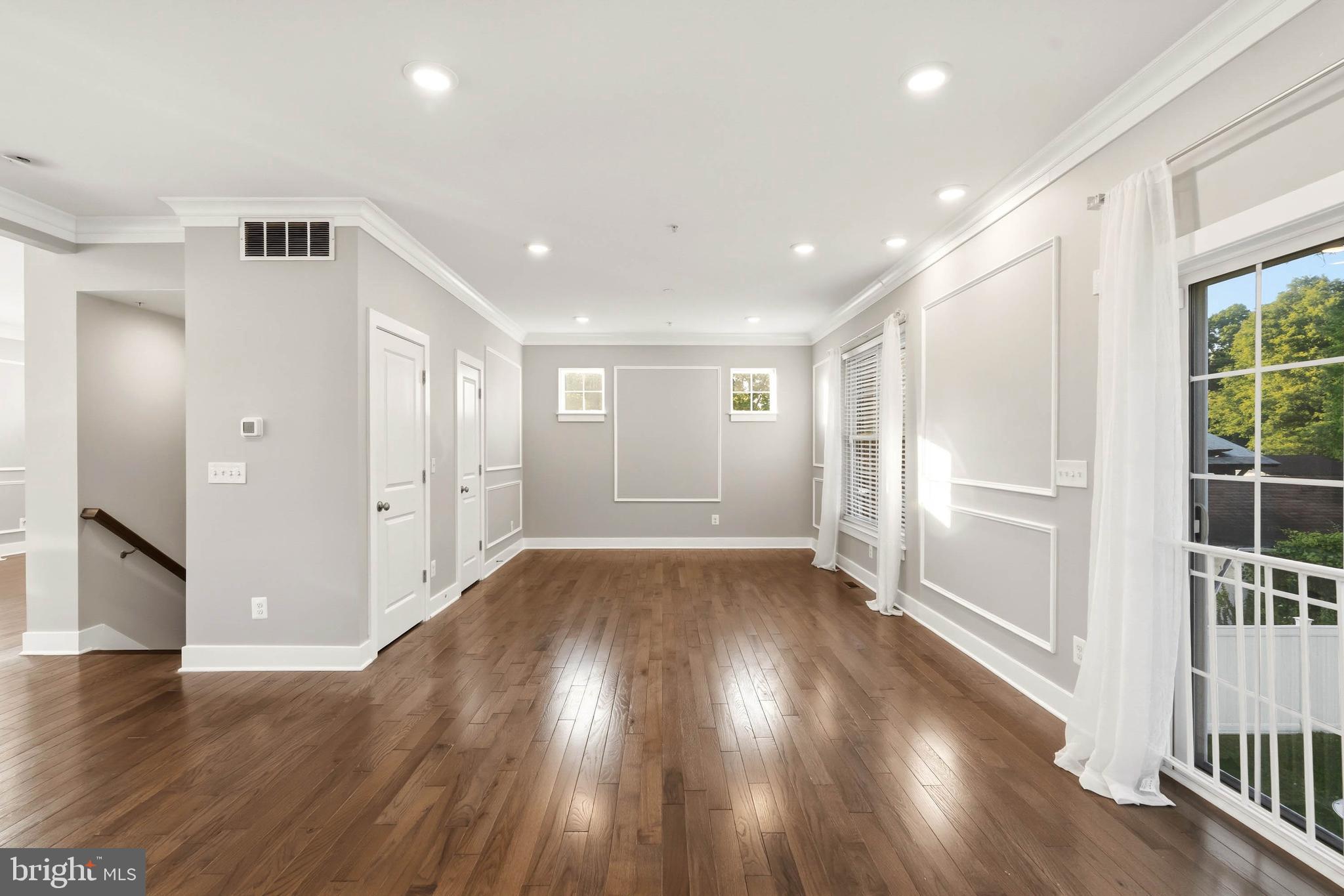 ROSEDALE - Residential