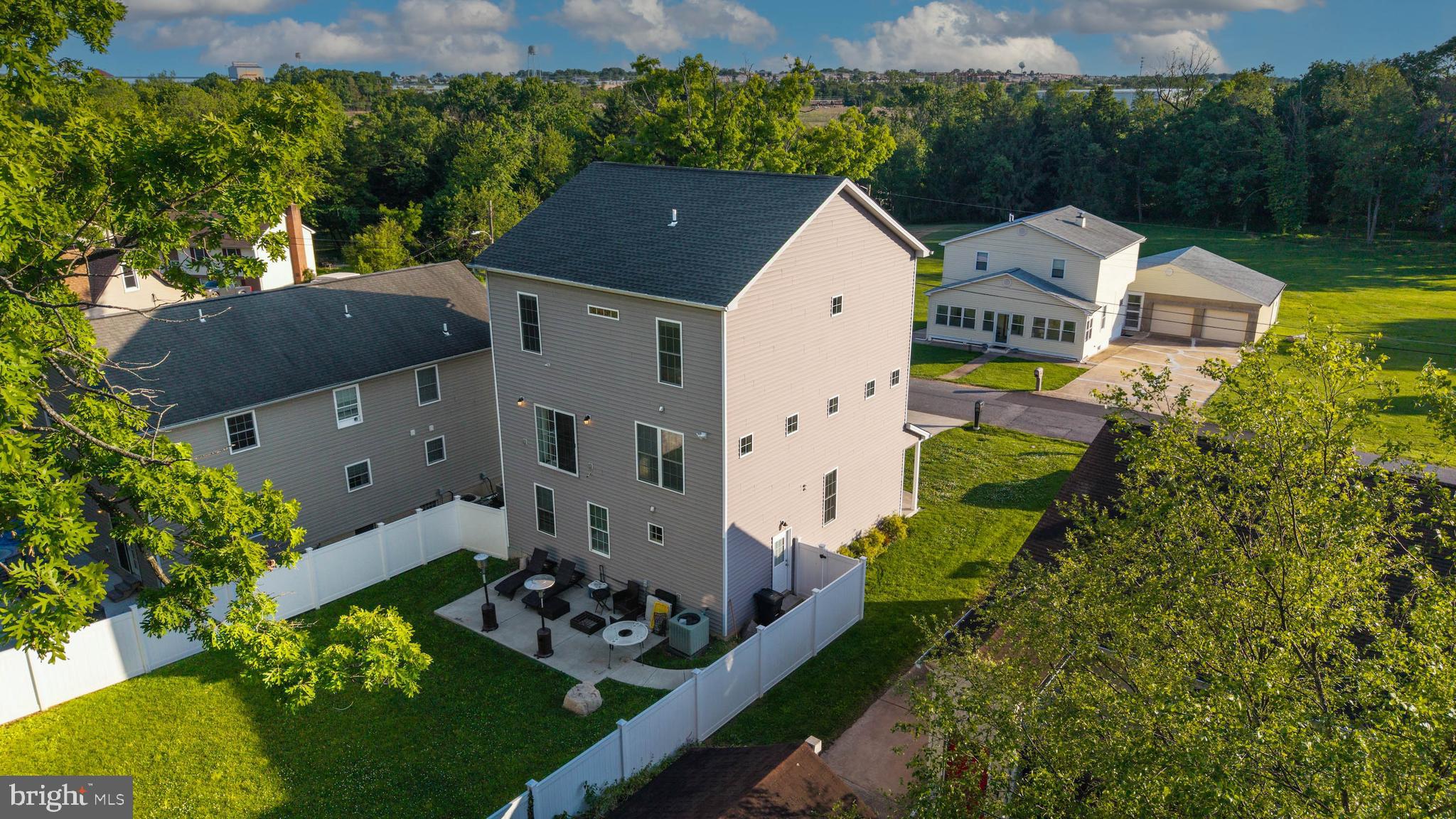 ROSEDALE - Residential