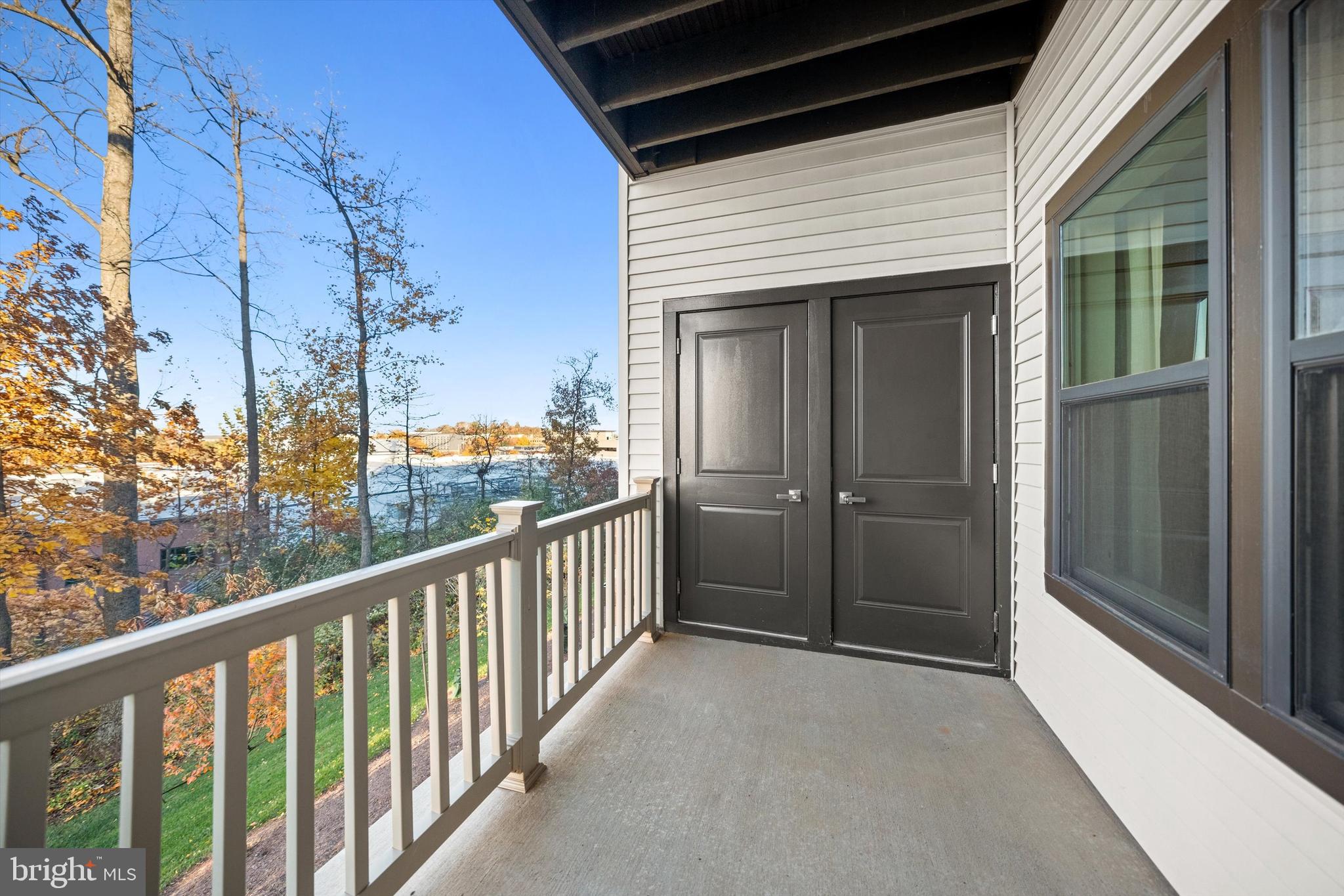 LOUDOUN VIEW CONDO FLATS - Residential